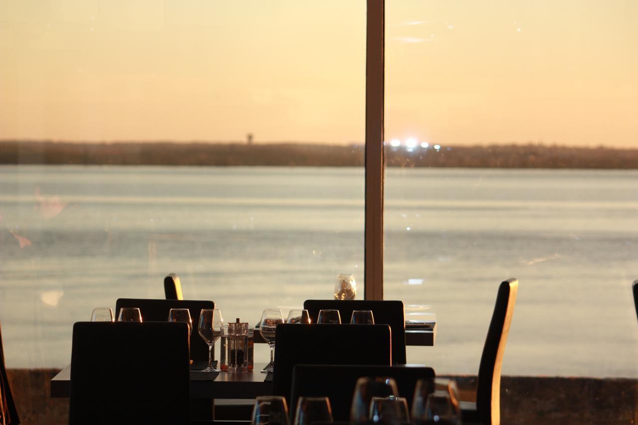 Logis Hotel Restaurant La Citadelle Blaye Exterior photo