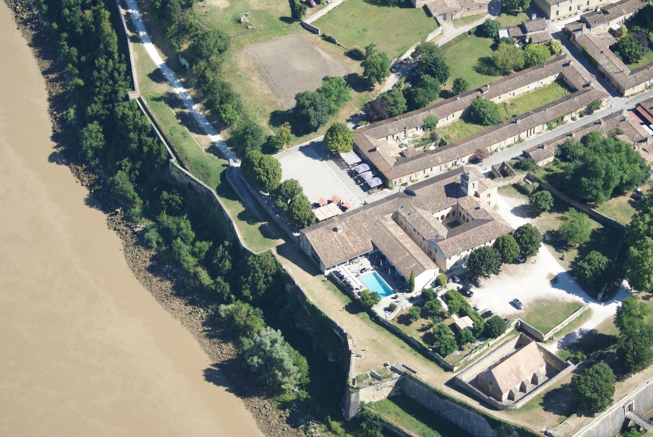 Logis Hotel Restaurant La Citadelle Blaye Exterior photo